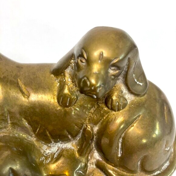 Brass Basset Hound Mom and Babies figurine - Picture 5 of 12